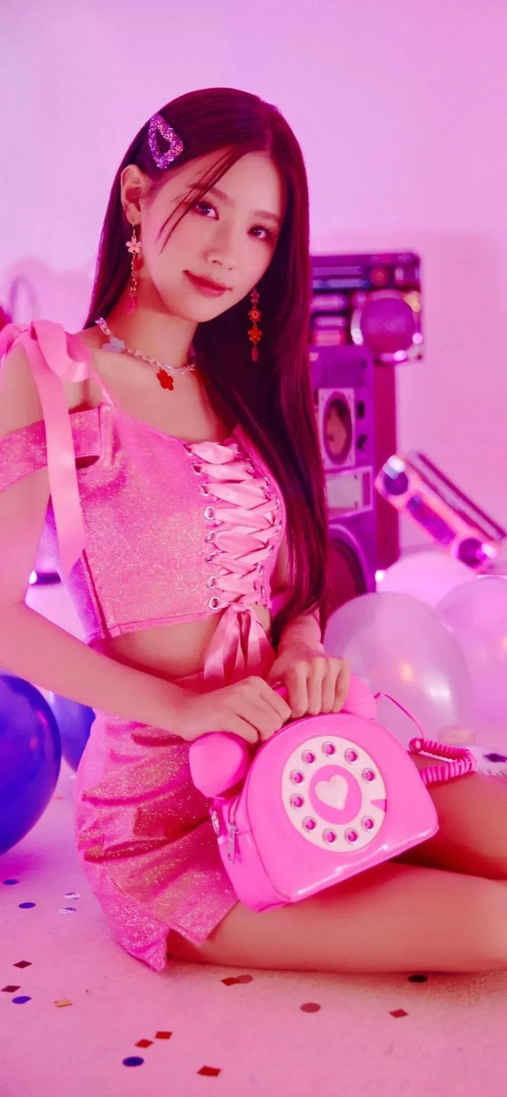 粉色玩具真人公主手机壁纸