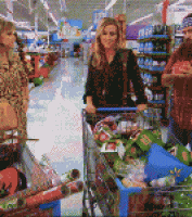 中年女人超市聊天gif动态图片