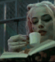 少女监狱看书喝茶gif动态图片