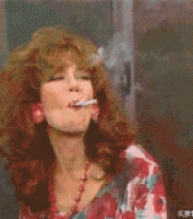 妇女抽三支烟搞怪表情gif动态图片