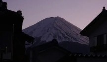 夜色下的山峰背景图片